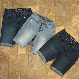 Universal thread high rise Bermuda shorts size 2